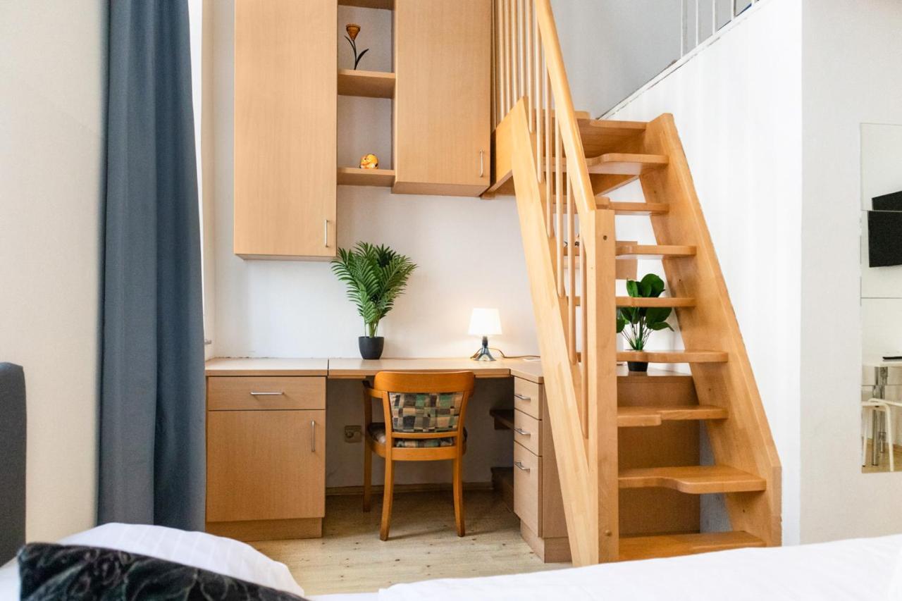 Attractive Apartment Near Wiener Stadthalle Exterior photo